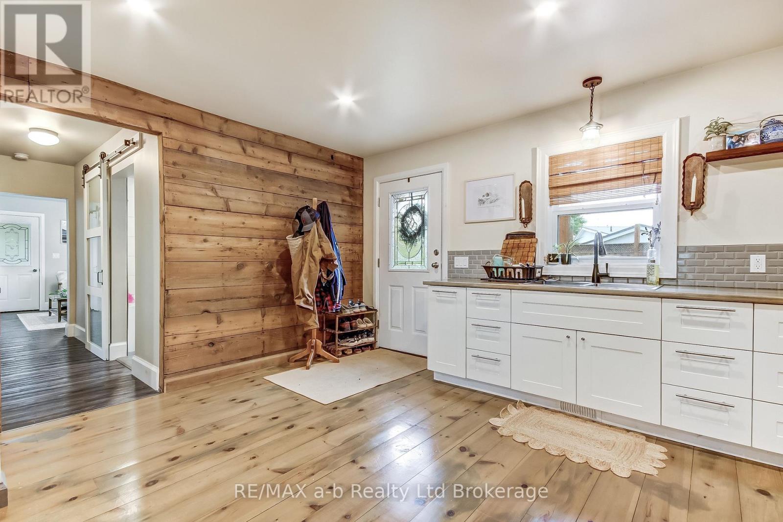 2237 Pinegrove Road, Norfolk (Pine Grove), Ontario  N4B 2E6 - Photo 8 - X13866086
