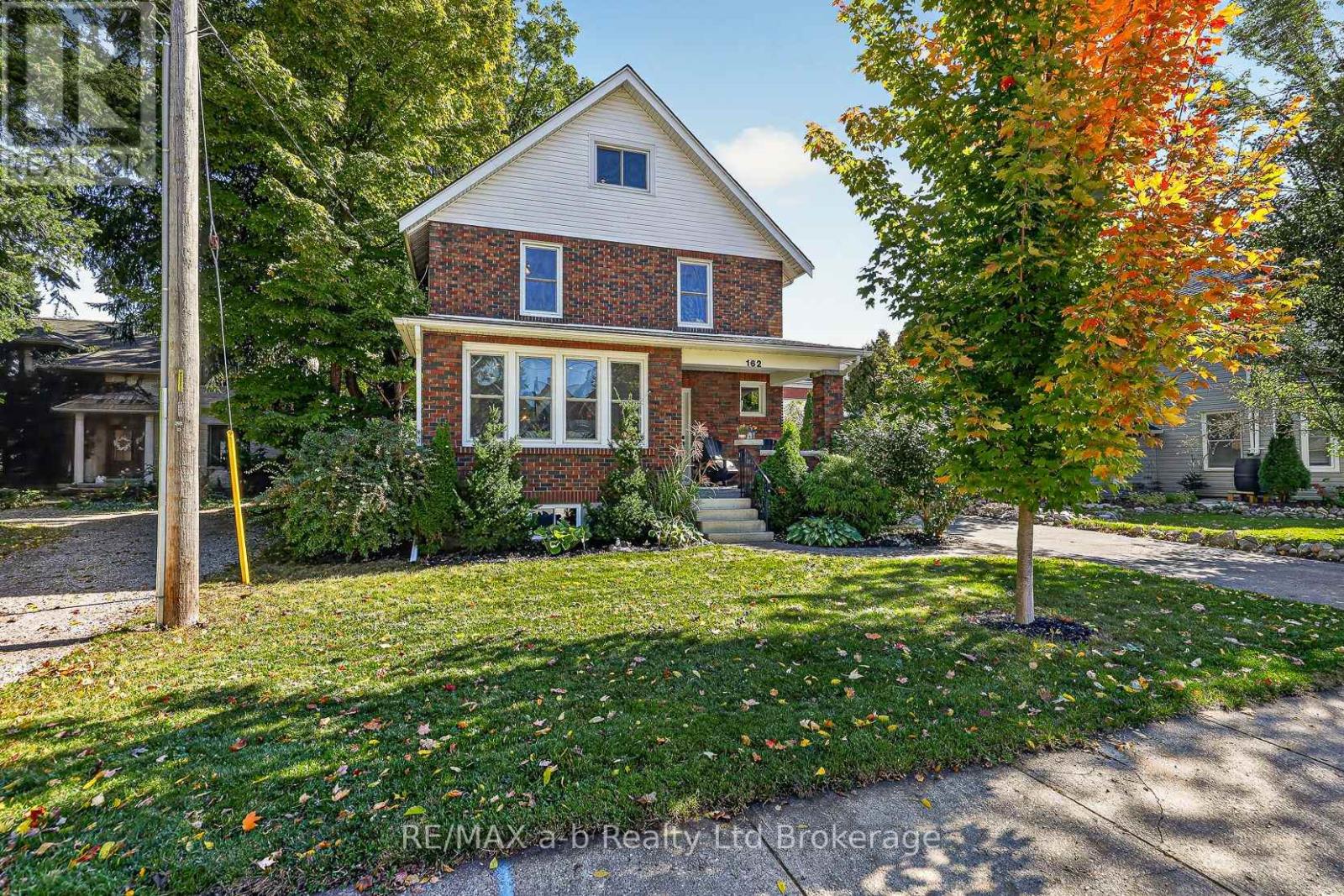 162 Graham Street, Woodstock (Woodstock - North), Ontario  N4S 6K1 - Photo 2 - X13866428