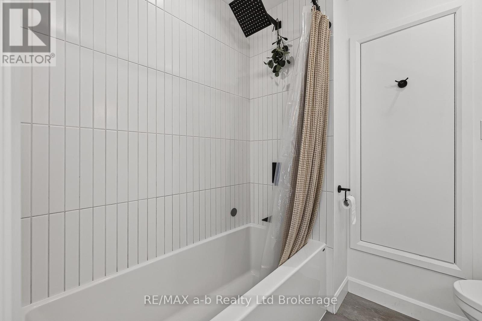 1182 Sprucedale Road, Woodstock (Woodstock - North), Ontario  N4S 8T6 - Photo 21 - X13870212