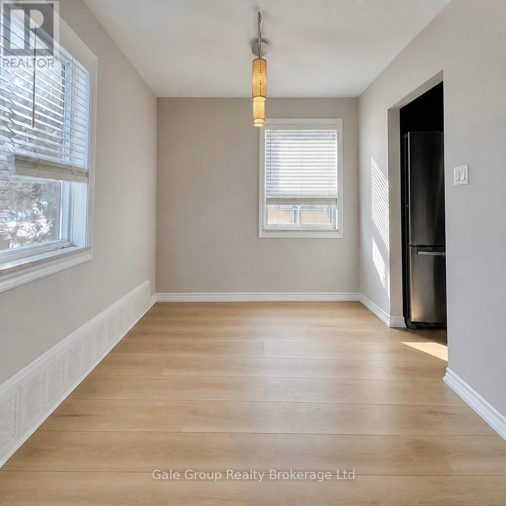 Unit-6 - 25 Paisley Boulevard E, Mississauga (Cooksville), Ontario  L5A 1P3 - Photo 3 - W13873120