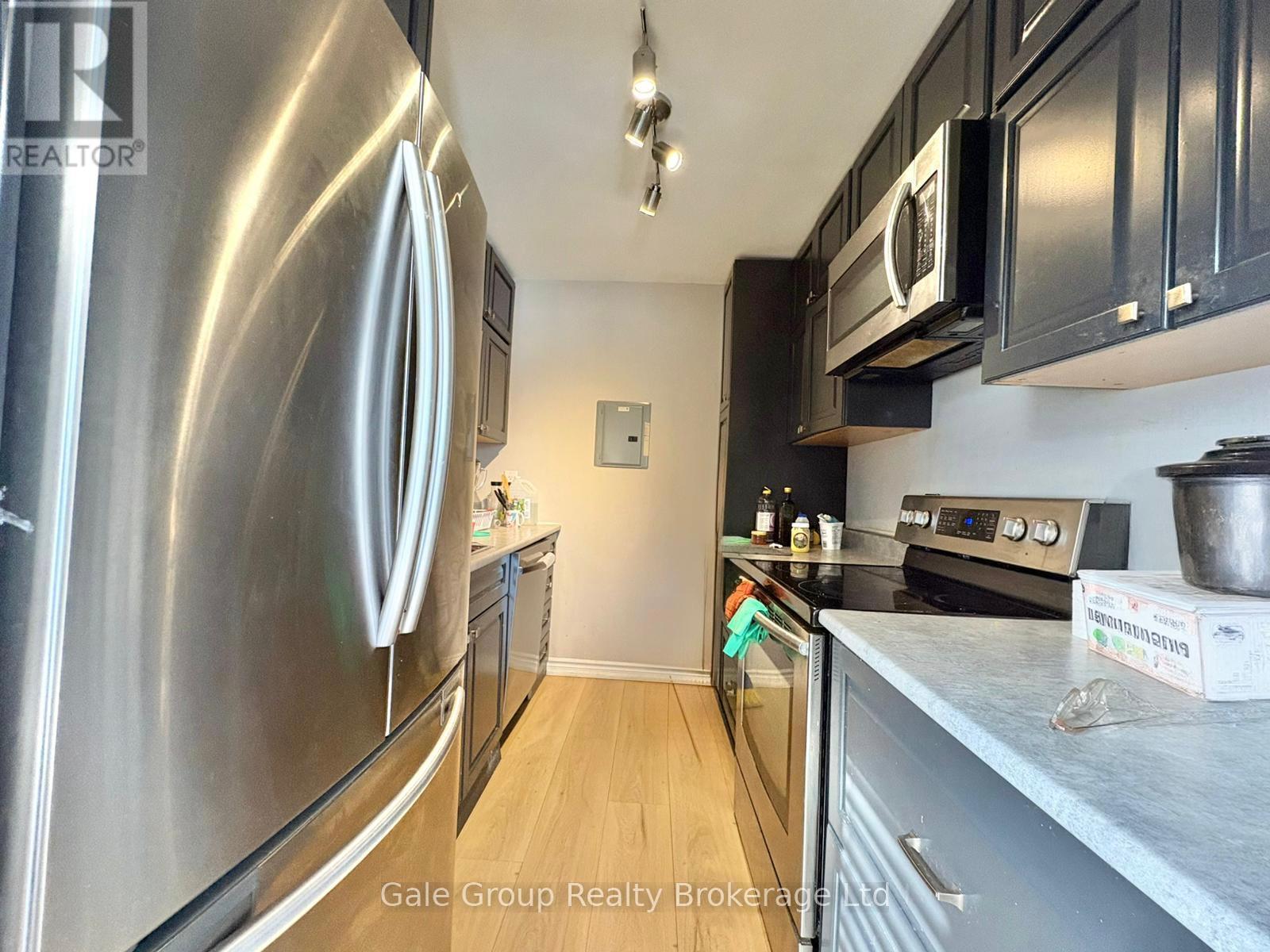 Unit-6 - 25 Paisley Boulevard E, Mississauga (Cooksville), Ontario  L5A 1P3 - Photo 7 - W13873120