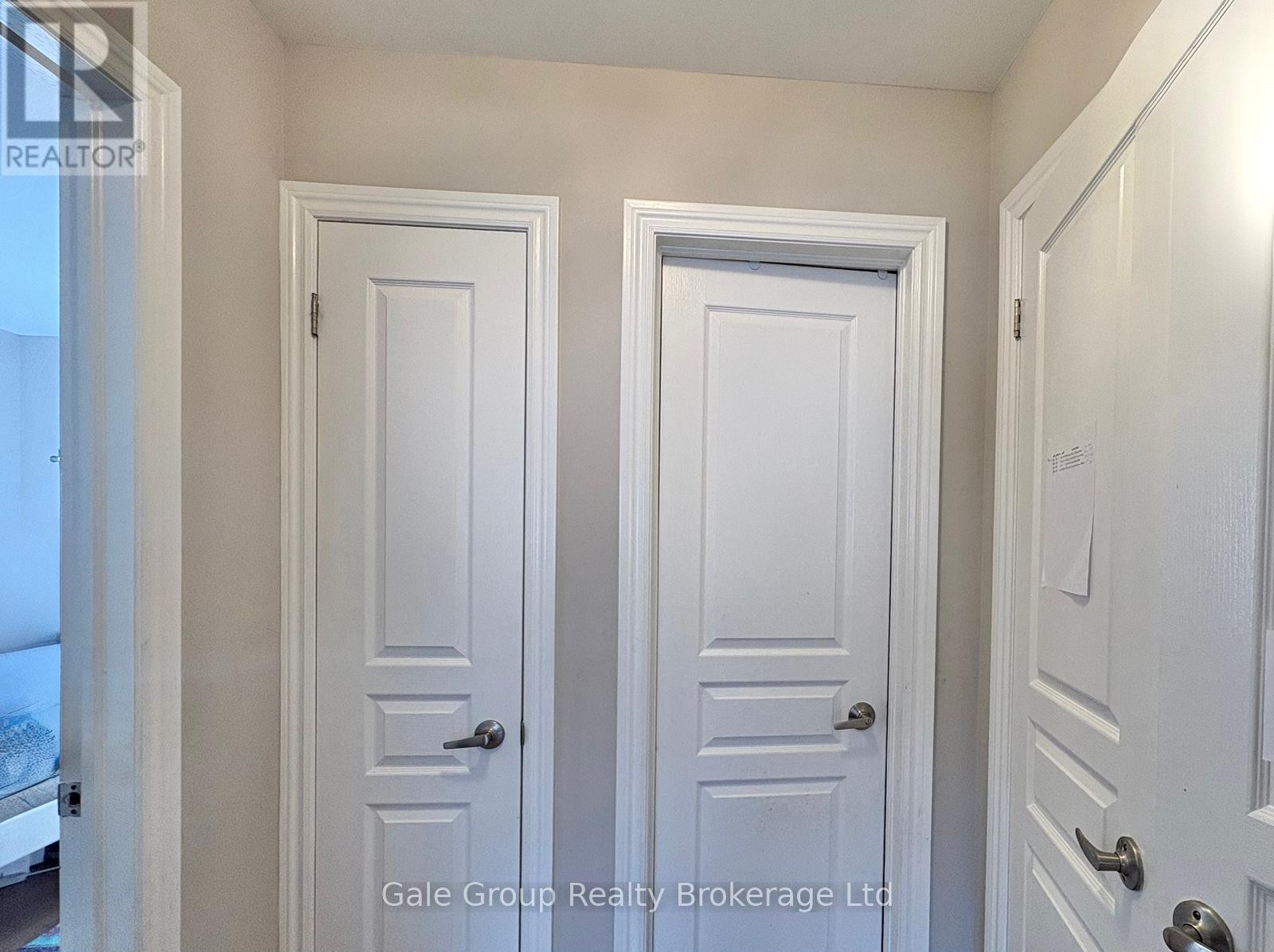 Unit-6 - 25 Paisley Boulevard E, Mississauga (Cooksville), Ontario  L5A 1P3 - Photo 8 - W13873120
