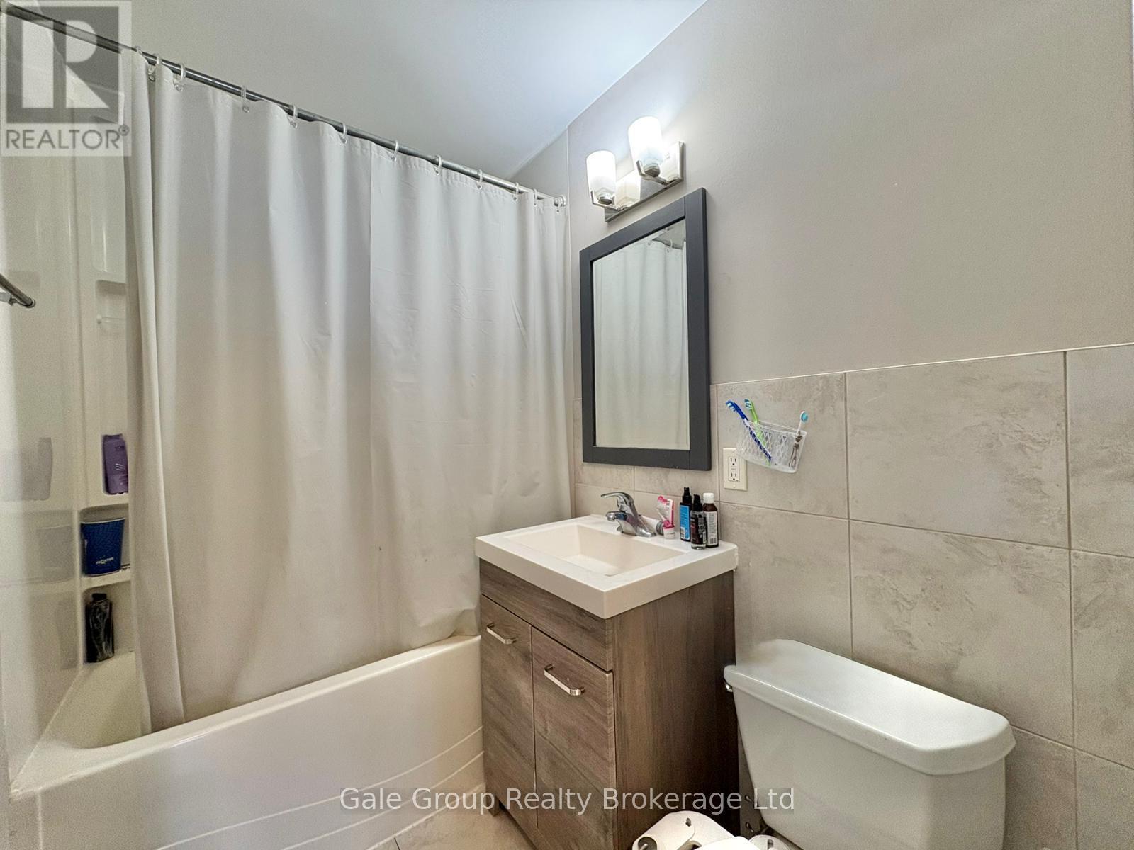 Unit-6 - 25 Paisley Boulevard E, Mississauga (Cooksville), Ontario  L5A 1P3 - Photo 9 - W13873120