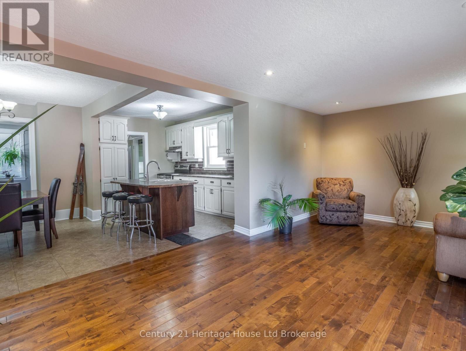 535 Richileau Avenue S, North Perth (Listowel), Ontario  N4W 1Z2 - Photo 14 - X13873652