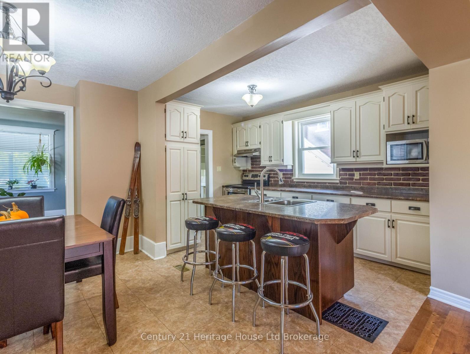 535 Richileau Avenue S, North Perth (Listowel), Ontario  N4W 1Z2 - Photo 6 - X13873652