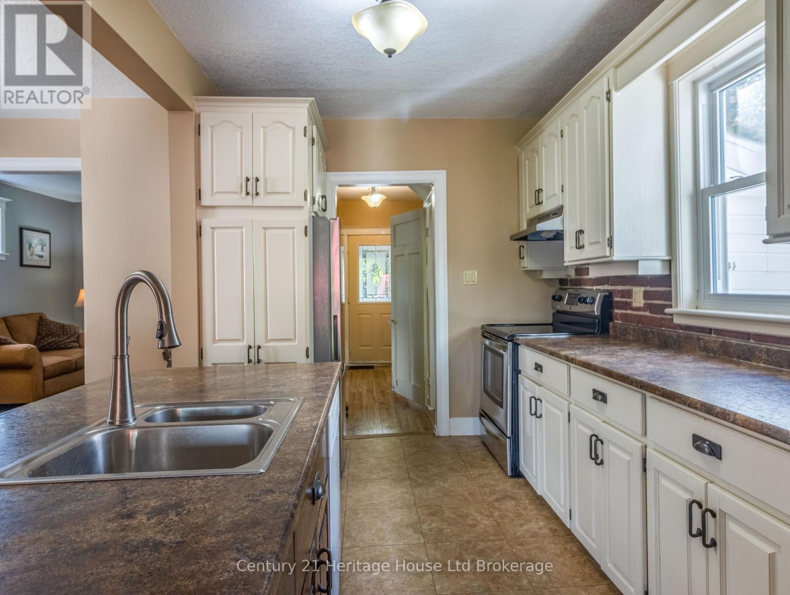 535 Richileau Avenue S, North Perth (Listowel), Ontario  N4W 1Z2 - Photo 7 - X13873652