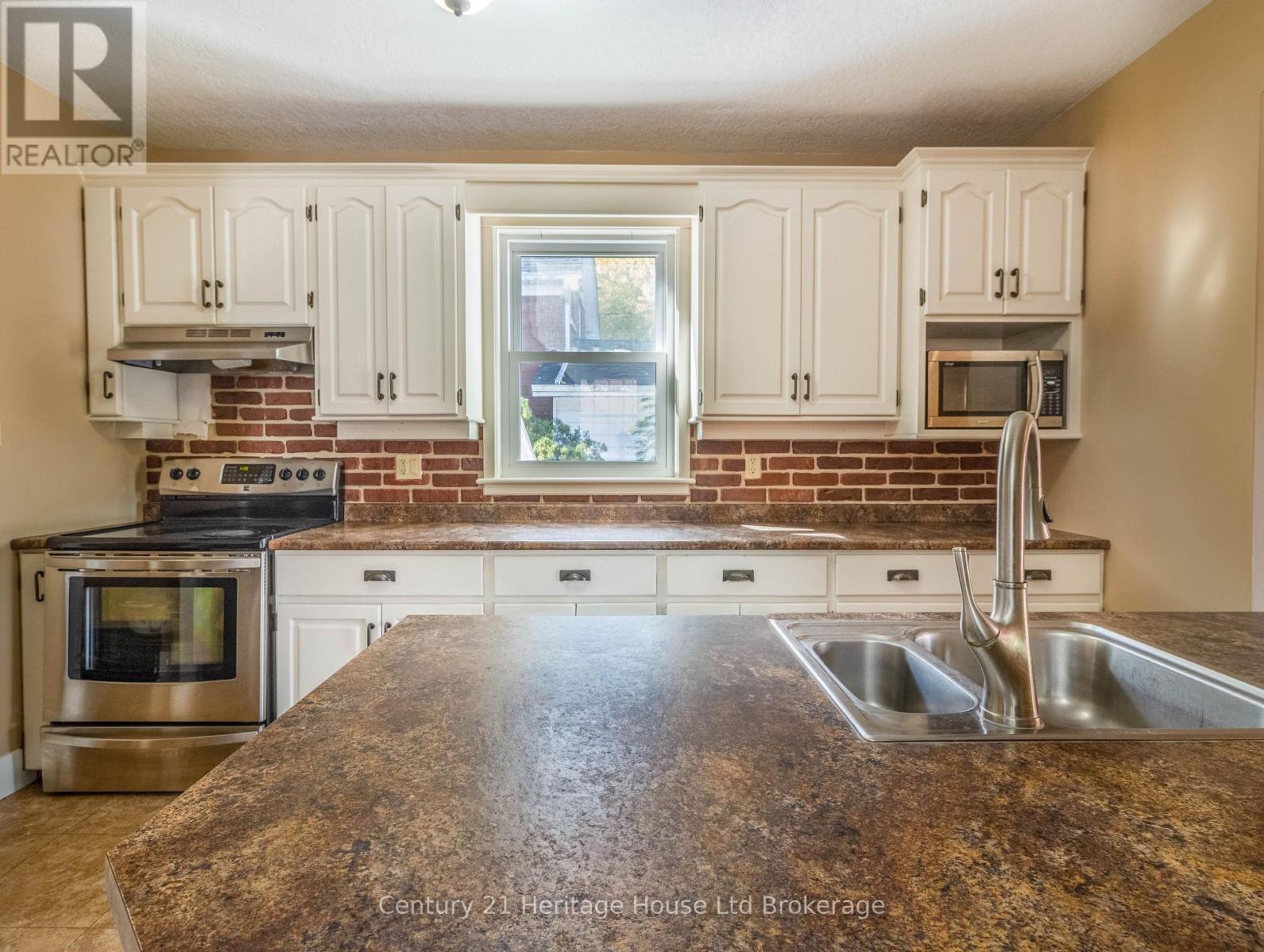 535 Richileau Avenue S, North Perth (Listowel), Ontario  N4W 1Z2 - Photo 8 - X13873652