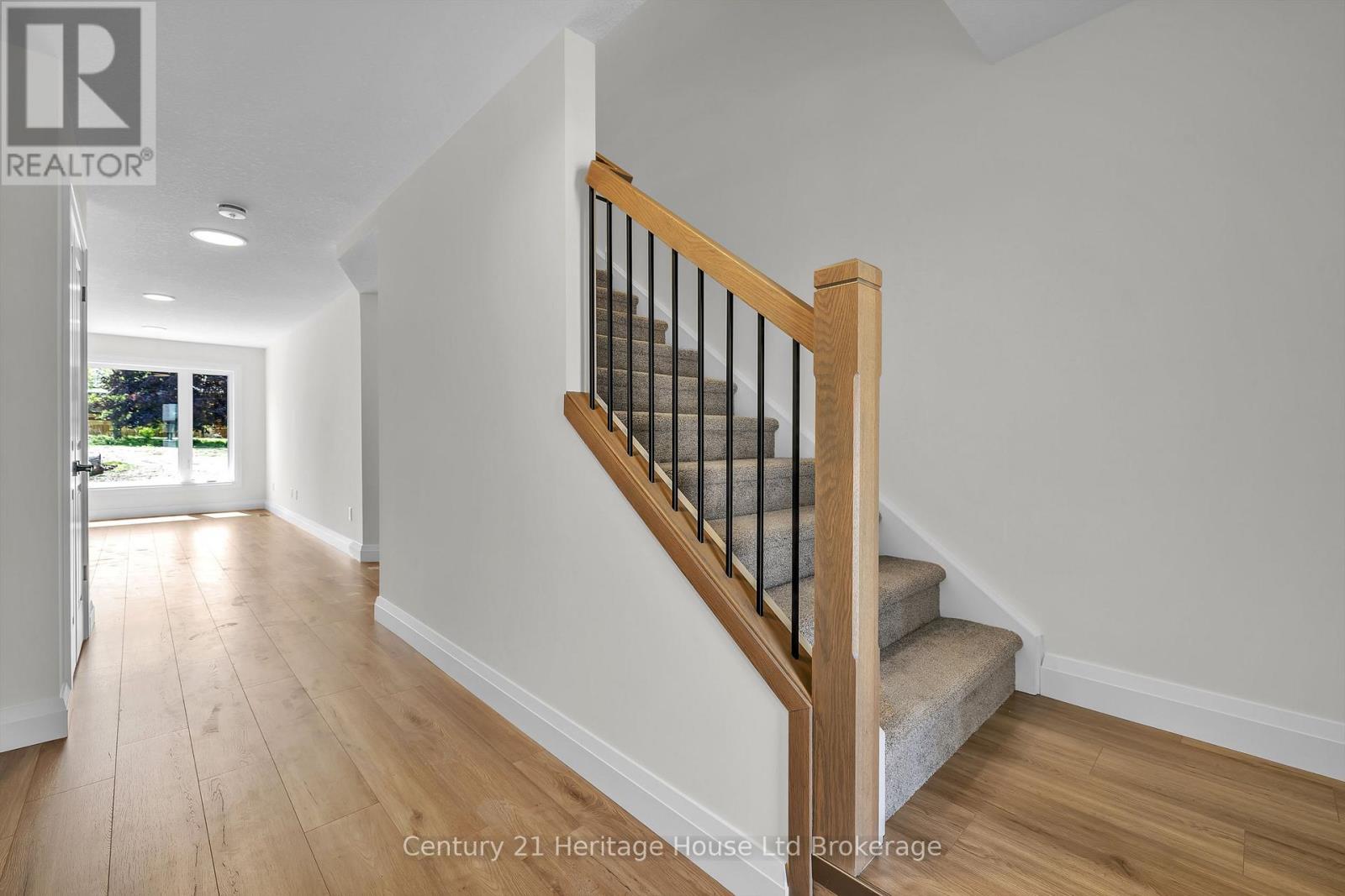 54 Park Row, Woodstock (Woodstock - South), Ontario  N4S 1V8 - Photo 2 - X13876028