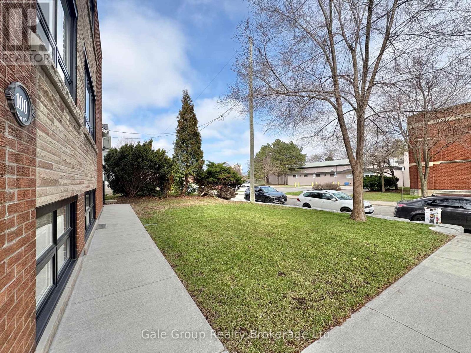 Unit 2 - 100 West Avenue S, Hamilton (Stinson), Ontario  L8N 2S3 - Photo 3 - X13877210