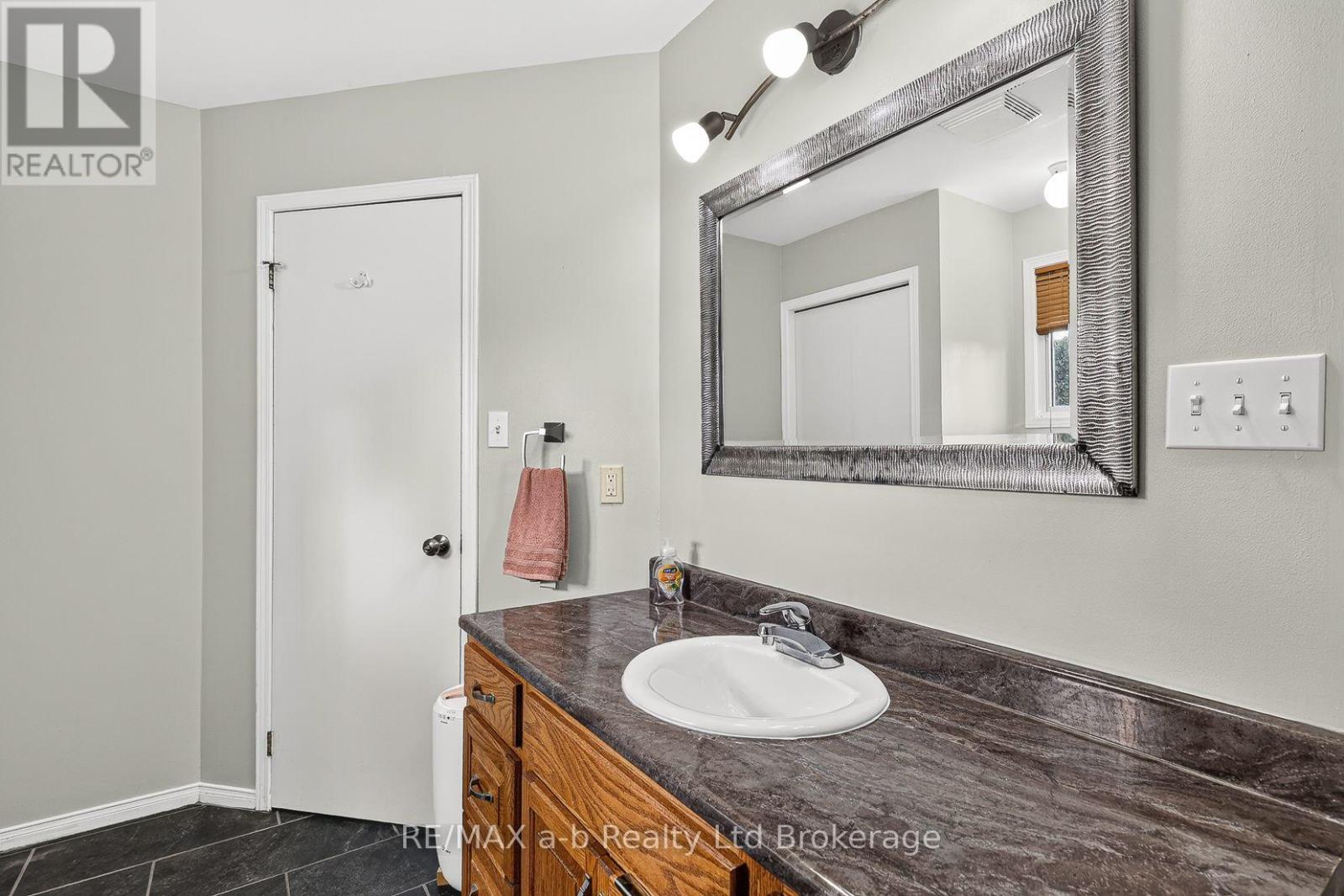 17 Rossiter Road, Ingersoll (Ingersoll - South), Ontario  N5C 4C9 - Photo 34 - X13880412