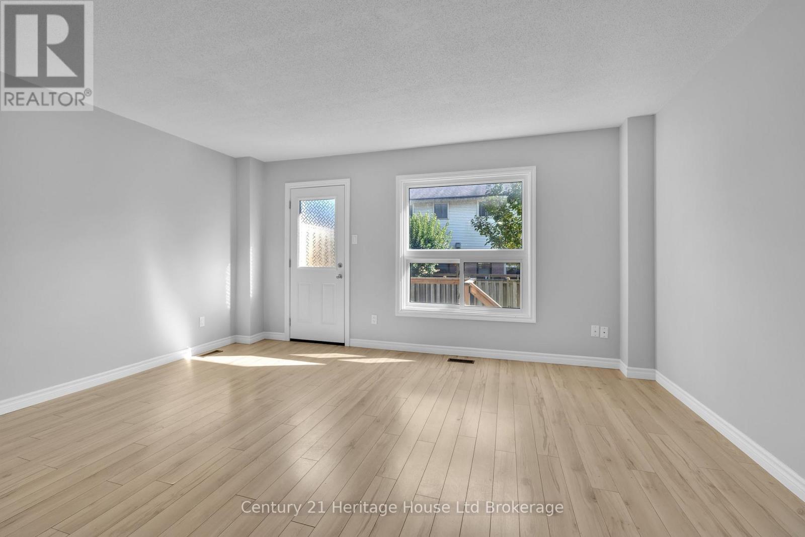 2 - 1135 Nellis Street, Woodstock (Woodstock - North), Ontario  N4T 1P7 - Photo 5 - X13882920