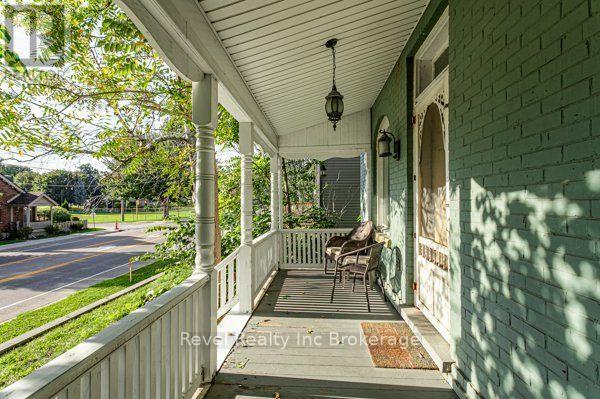 126 Huron Street, Woodstock (Woodstock - North), Ontario  N4S 6Z8 - Photo 2 - X13884968