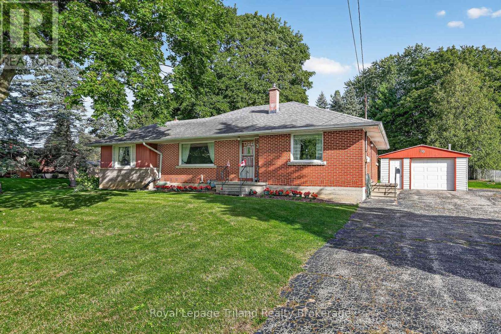 30 Young Street, East Zorra-Tavistock (Innerkip), Ontario  N0J 1M0 - Photo 2 - X14004234