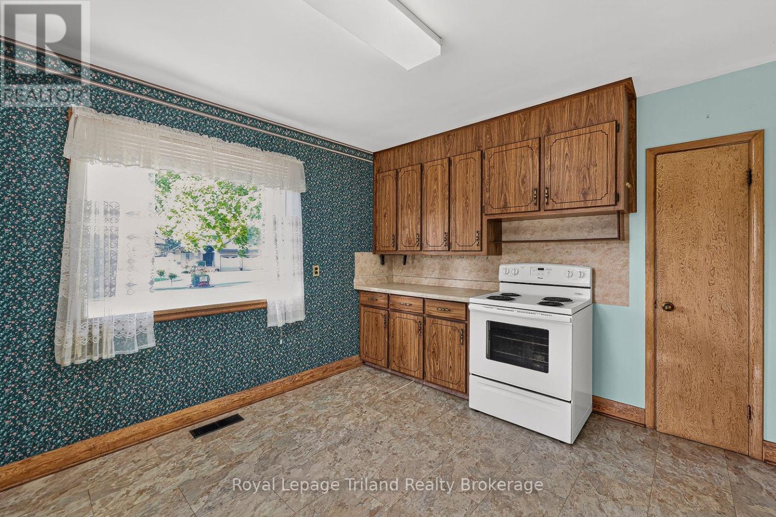 30 Young Street, East Zorra-Tavistock (Innerkip), Ontario  N0J 1M0 - Photo 22 - X14004234