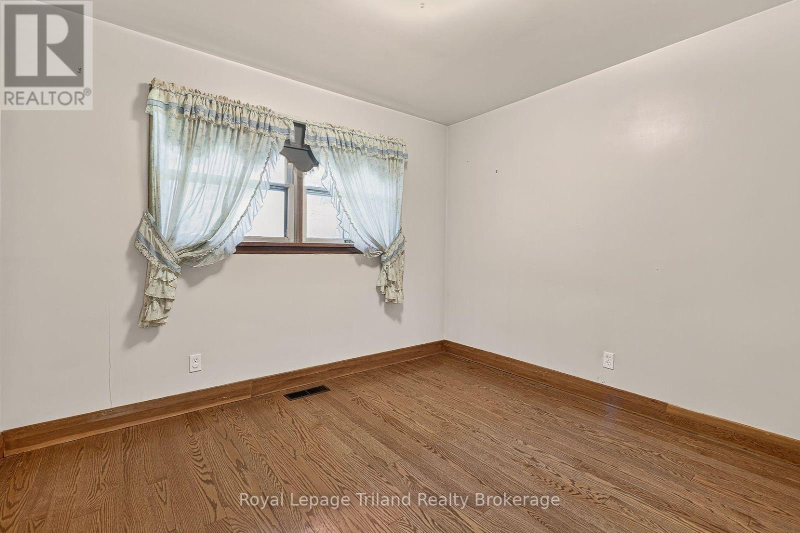 30 Young Street, East Zorra-Tavistock (Innerkip), Ontario  N0J 1M0 - Photo 27 - X14004234