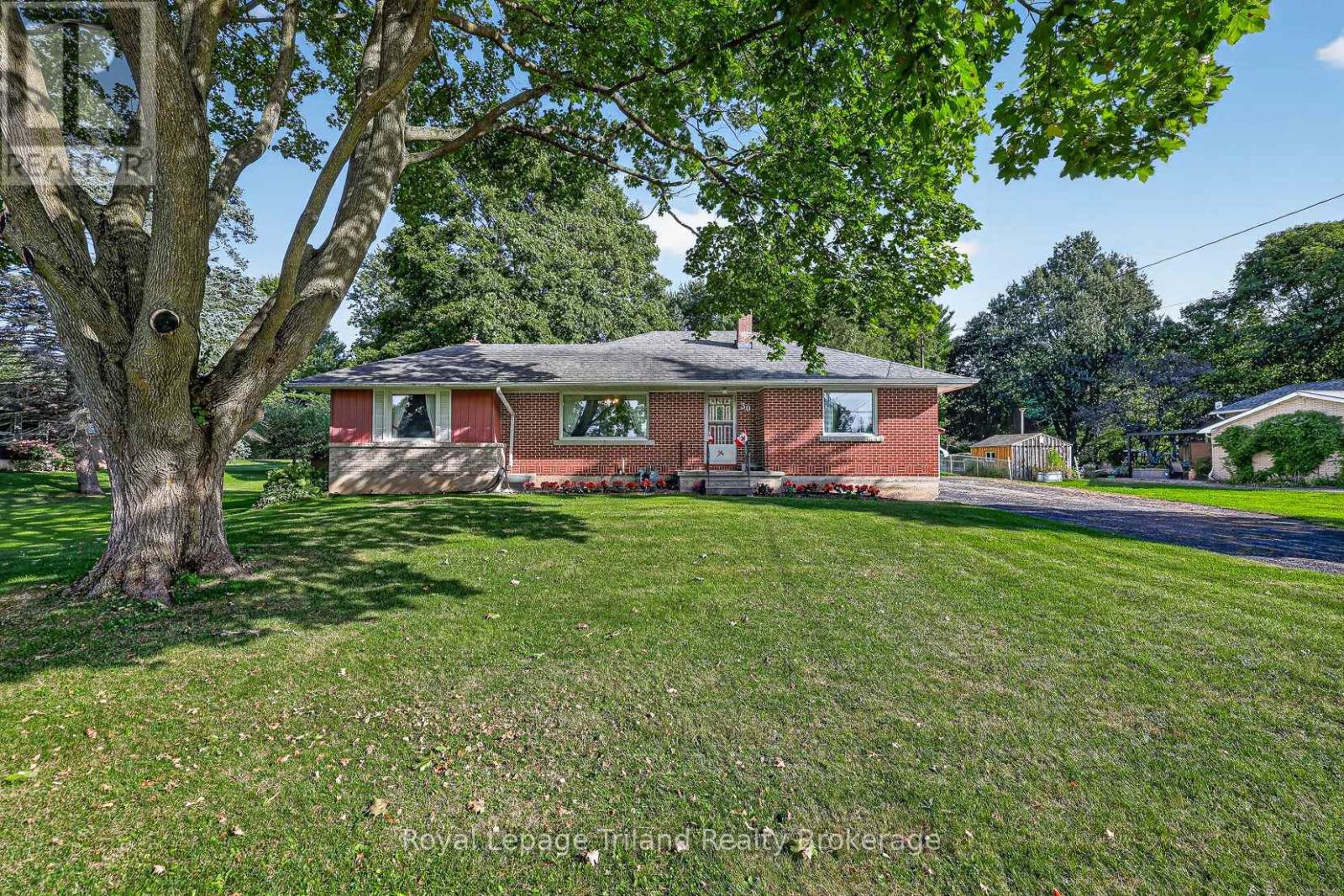30 Young Street, East Zorra-Tavistock (Innerkip), Ontario  N0J 1M0 - Photo 3 - X14004234