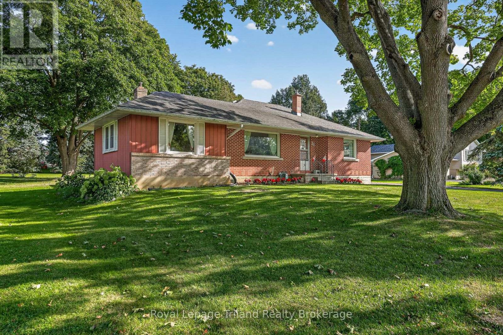 30 Young Street, East Zorra-Tavistock (Innerkip), Ontario  N0J 1M0 - Photo 4 - X14004234