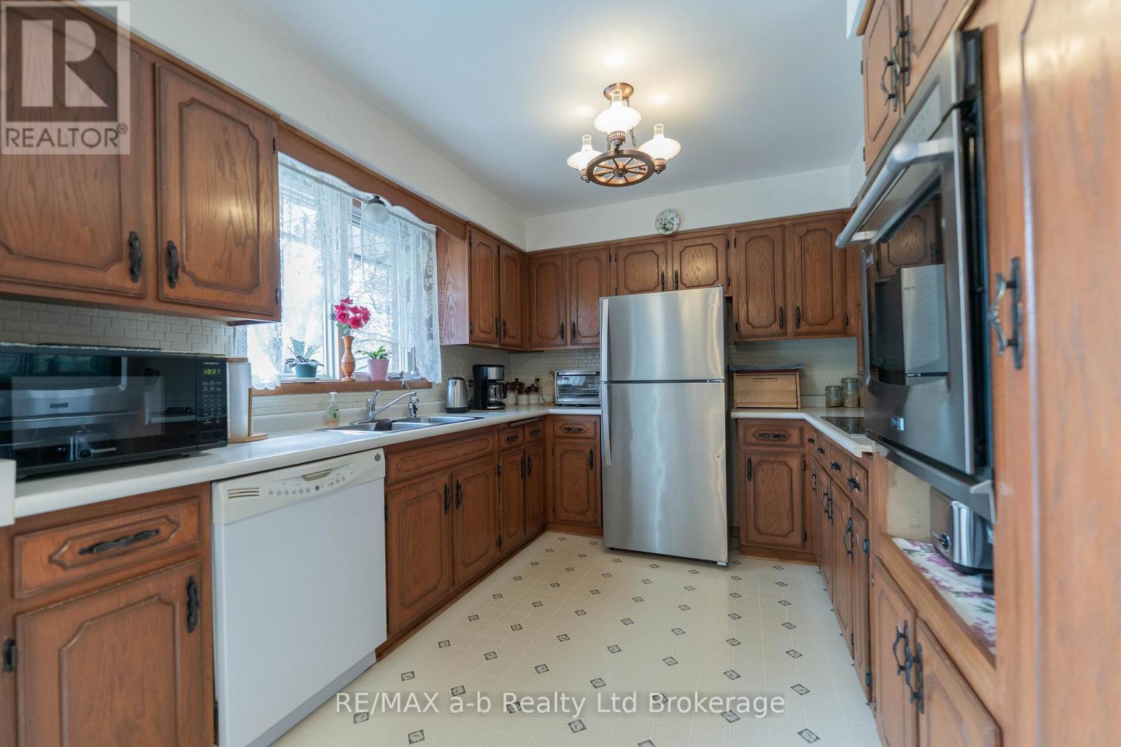 2 Cranberry Road, Tillsonburg, Ontario  N4G 4Y9 - Photo 8 - X14006846