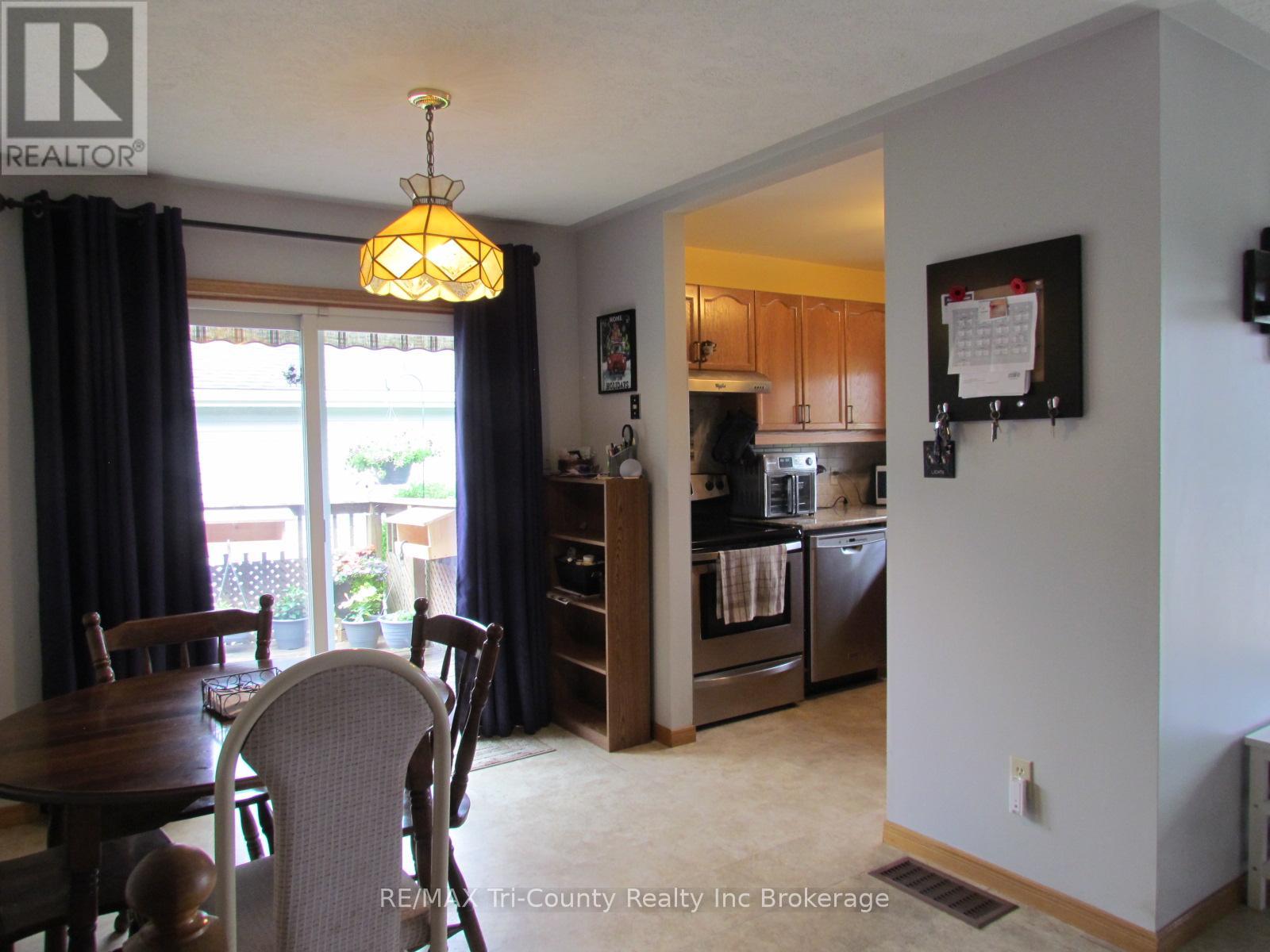 29 Beckett Boulevard, Tillsonburg, Ontario  N4G 5N1 - Photo 3 - X14015044