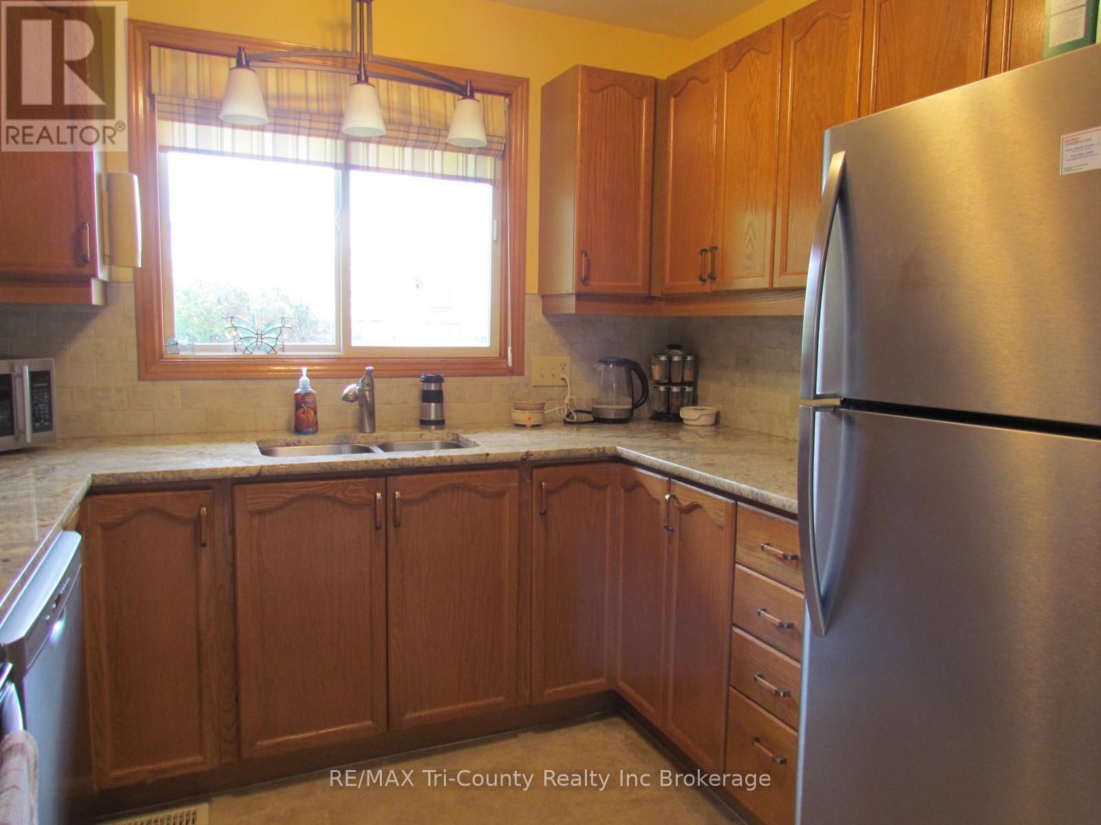 29 Beckett Boulevard, Tillsonburg, Ontario  N4G 5N1 - Photo 4 - X14015044