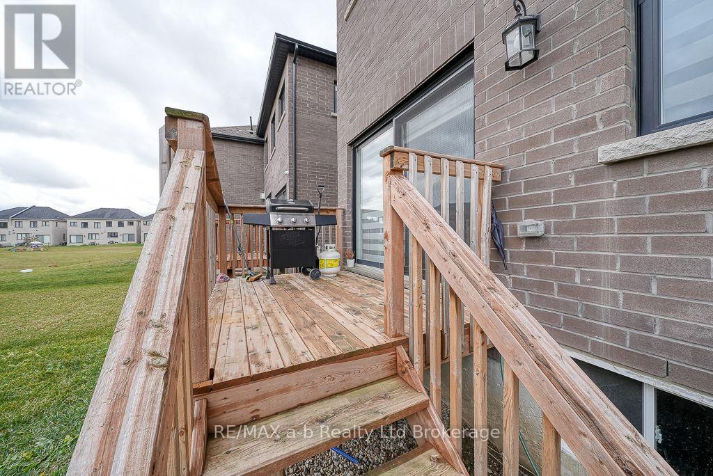 1137 Edinburgh Drive, Woodstock (Woodstock - North), Ontario  N4T 0M3 - Photo 36 - X14025476