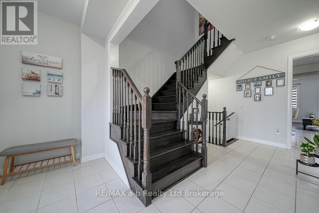 1137 Edinburgh Drive, Woodstock (Woodstock - North), Ontario  N4T 0M3 - Photo 4 - X14025476