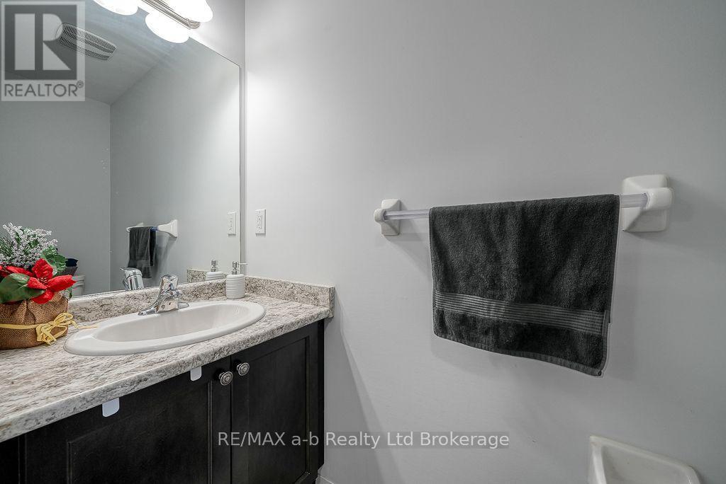 1137 Edinburgh Drive, Woodstock (Woodstock - North), Ontario  N4T 0M3 - Photo 5 - X14025476