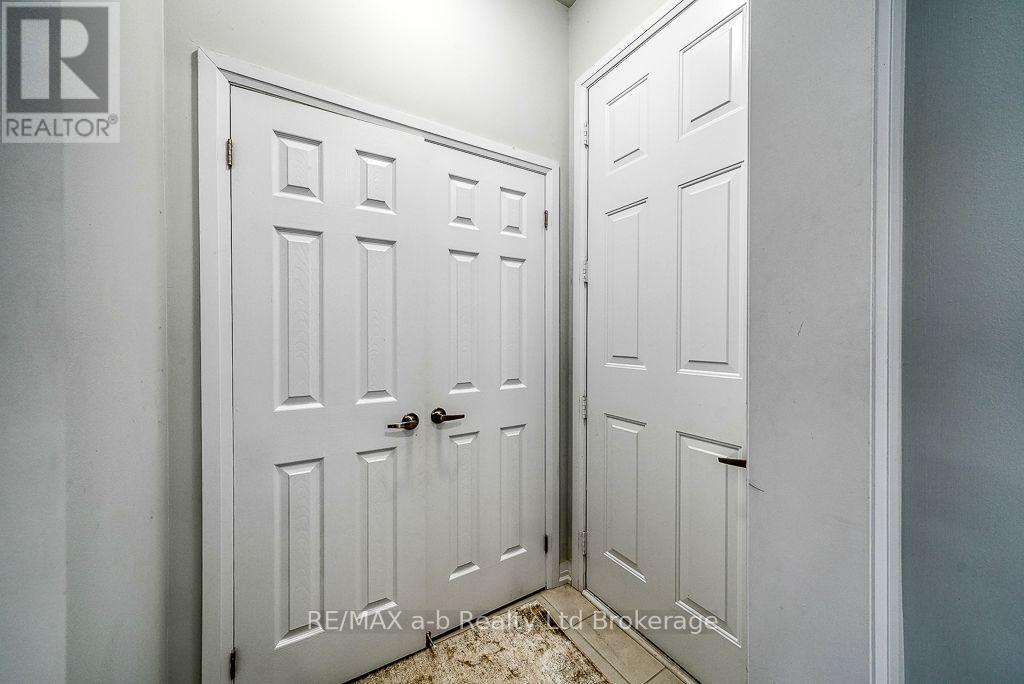 1137 Edinburgh Drive, Woodstock (Woodstock - North), Ontario  N4T 0M3 - Photo 6 - X14025476