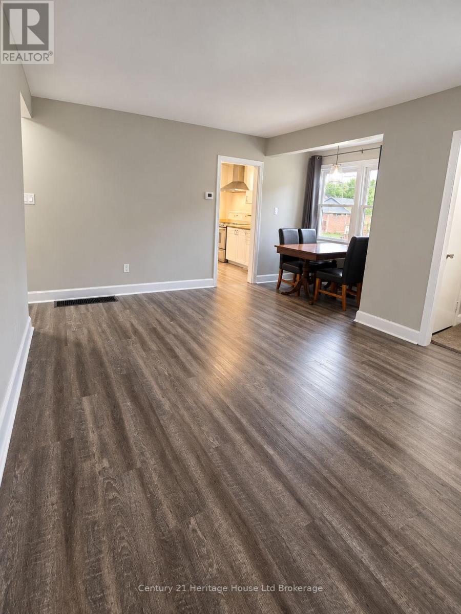 821 Wilton Crescent, Woodstock (Woodstock - North), Ontario  N4S 7H4 - Photo 14 - X14031522