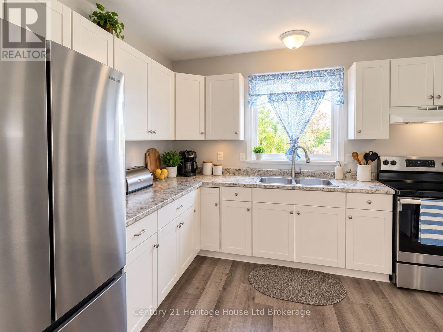 17 - 133 Bay Street, Woodstock (Woodstock - South), Ontario  N4S 8H7 - Photo 2 - X14031604