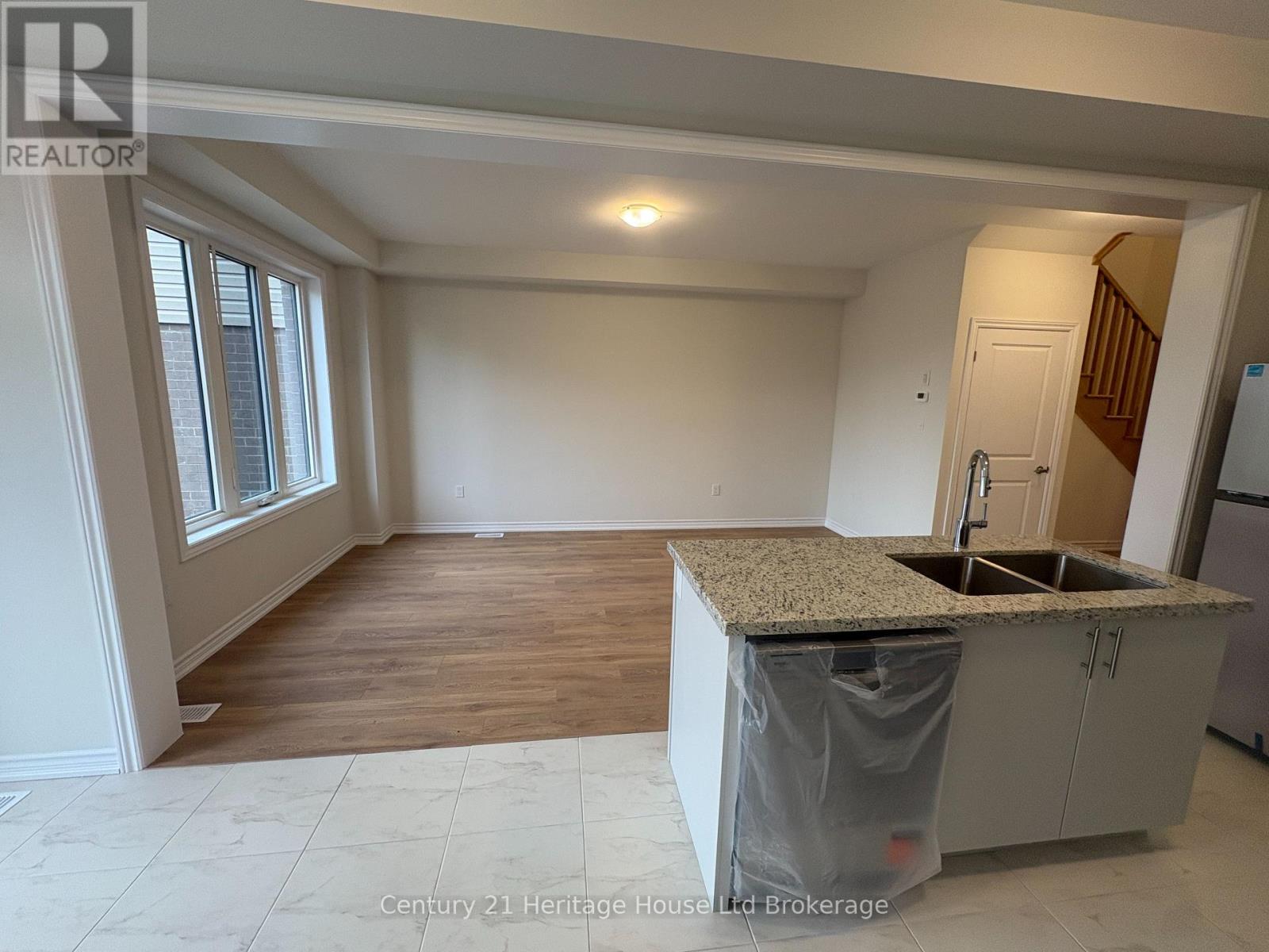 1058 Periwinkle Crescent, Woodstock (Woodstock - North), Ontario  N4S 7W2 - Photo 11 - X14080666