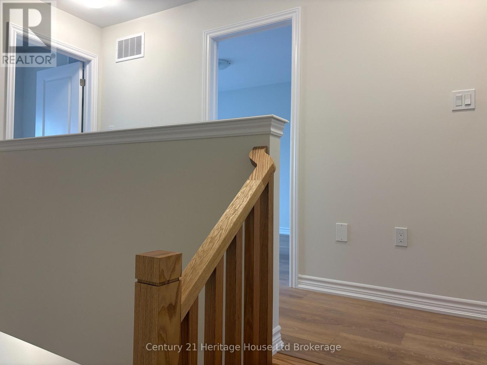 1058 Periwinkle Crescent, Woodstock (Woodstock - North), Ontario  N4S 7W2 - Photo 14 - X14080666