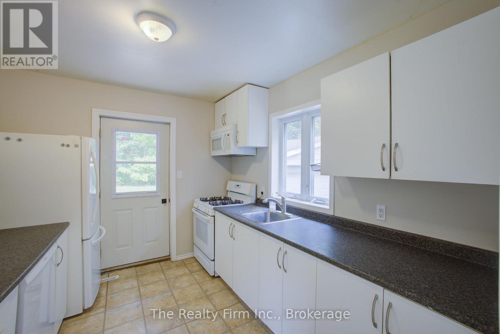 15 Dumbarton Street, Guelph (Riverside Park), Ontario  N1E 3T4 - Photo 12 - X14082172