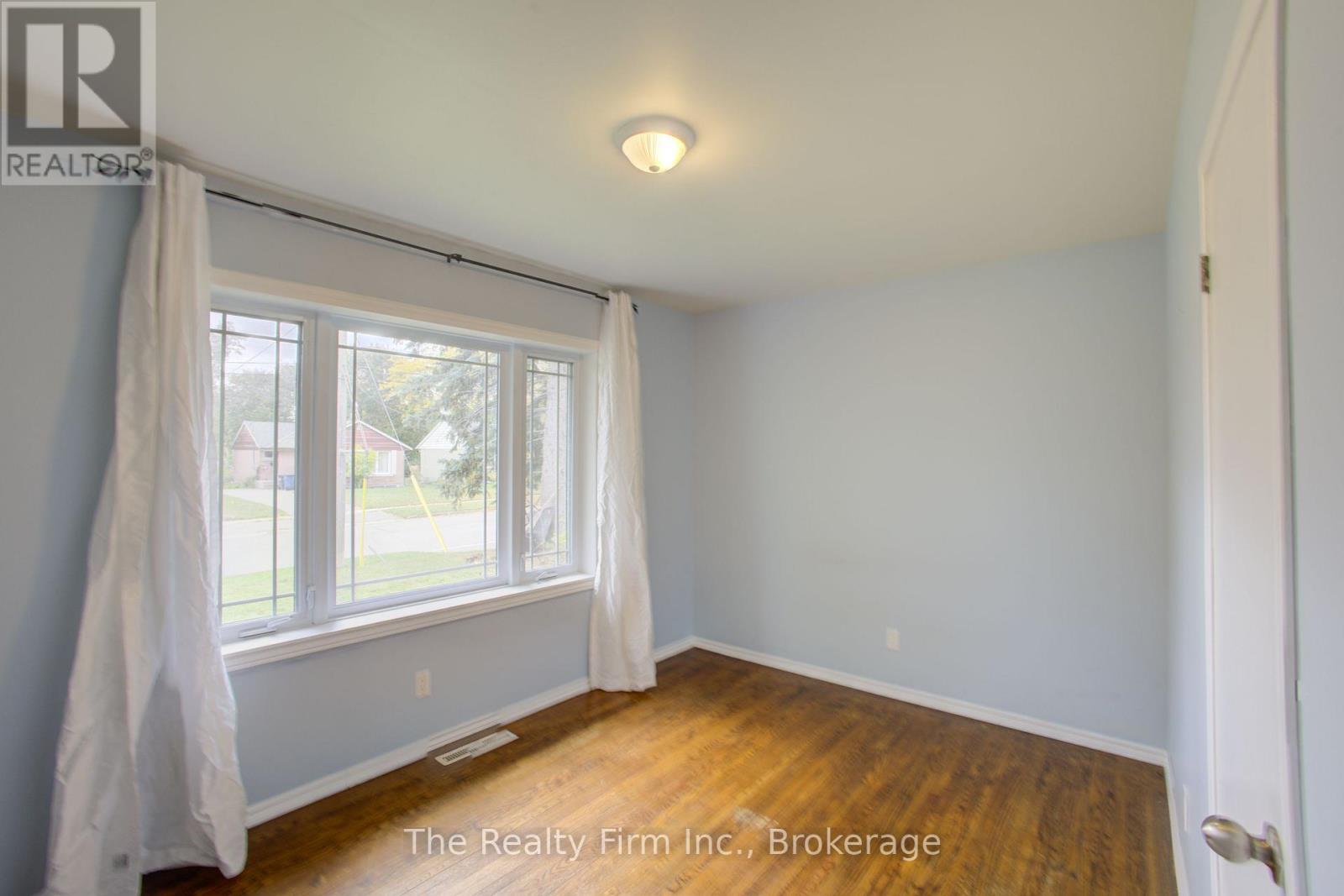 15 Dumbarton Street, Guelph (Riverside Park), Ontario  N1E 3T4 - Photo 14 - X14082172