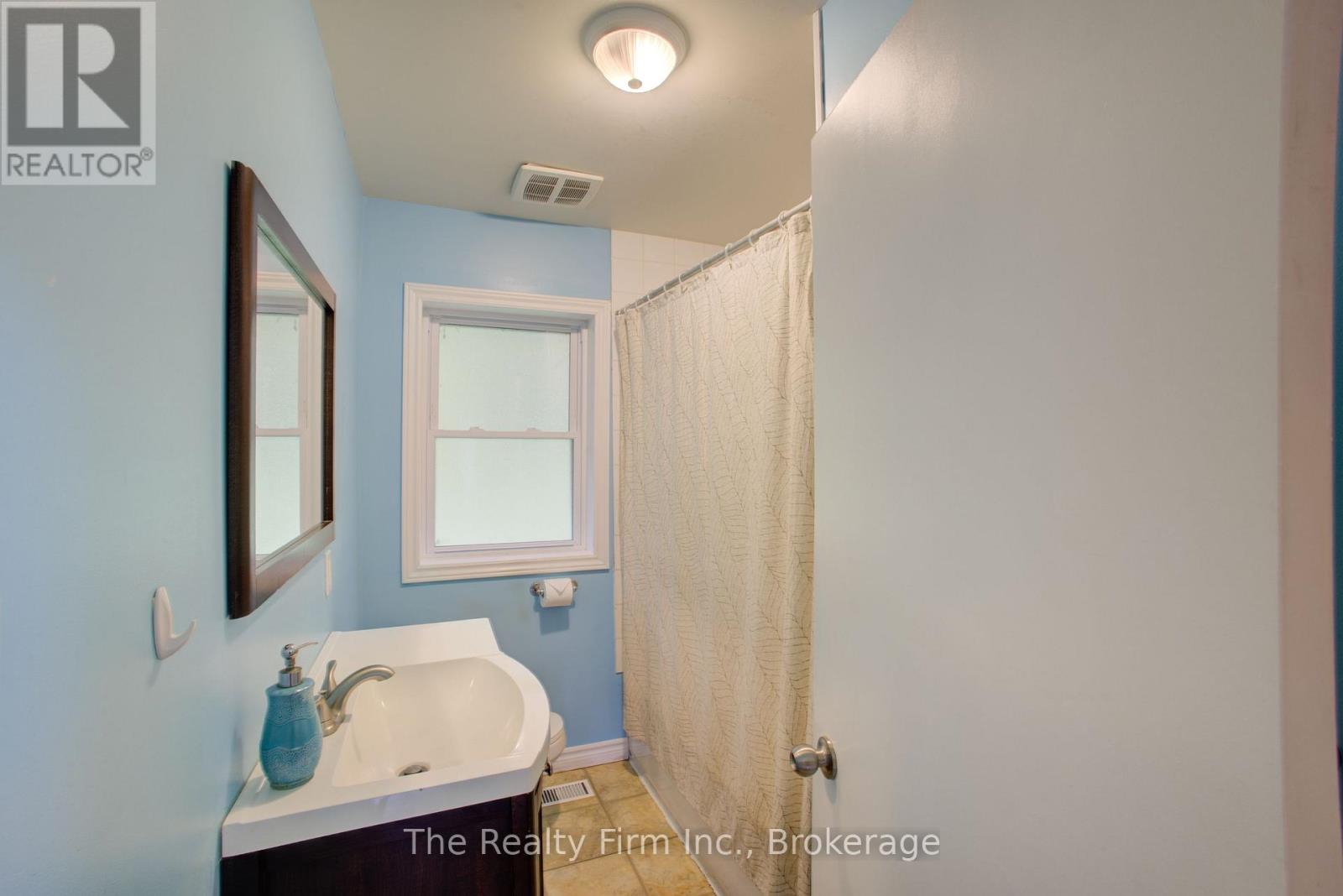 15 Dumbarton Street, Guelph (Riverside Park), Ontario  N1E 3T4 - Photo 17 - X14082172
