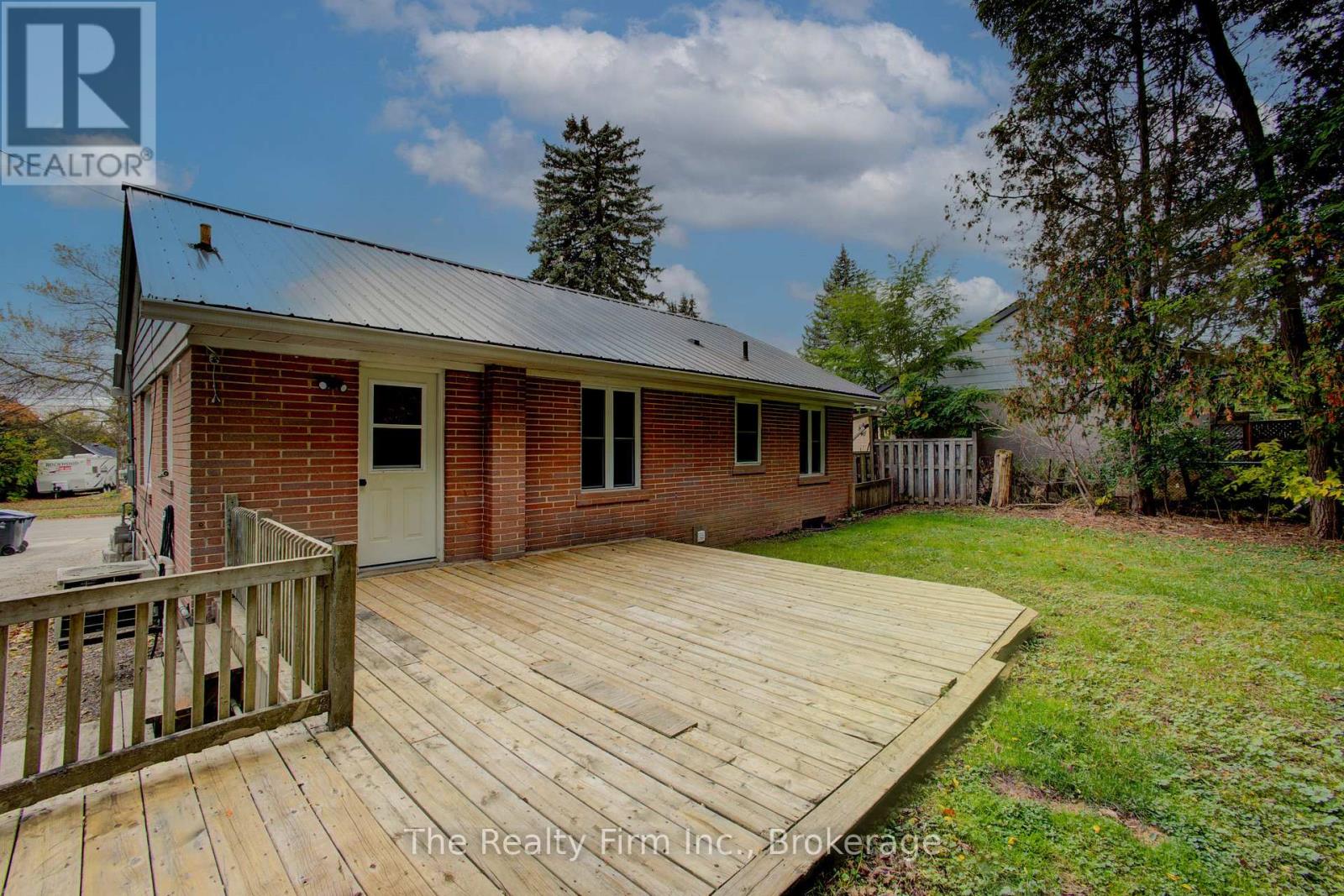 15 Dumbarton Street, Guelph (Riverside Park), Ontario  N1E 3T4 - Photo 27 - X14082172
