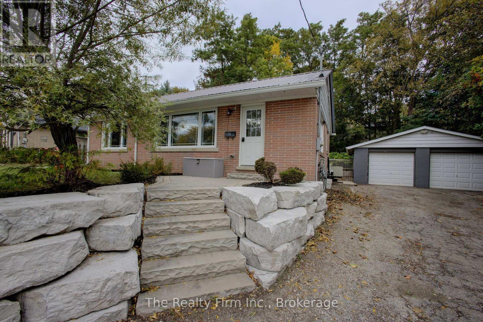 15 Dumbarton Street, Guelph (Riverside Park), Ontario  N1E 3T4 - Photo 3 - X14082172