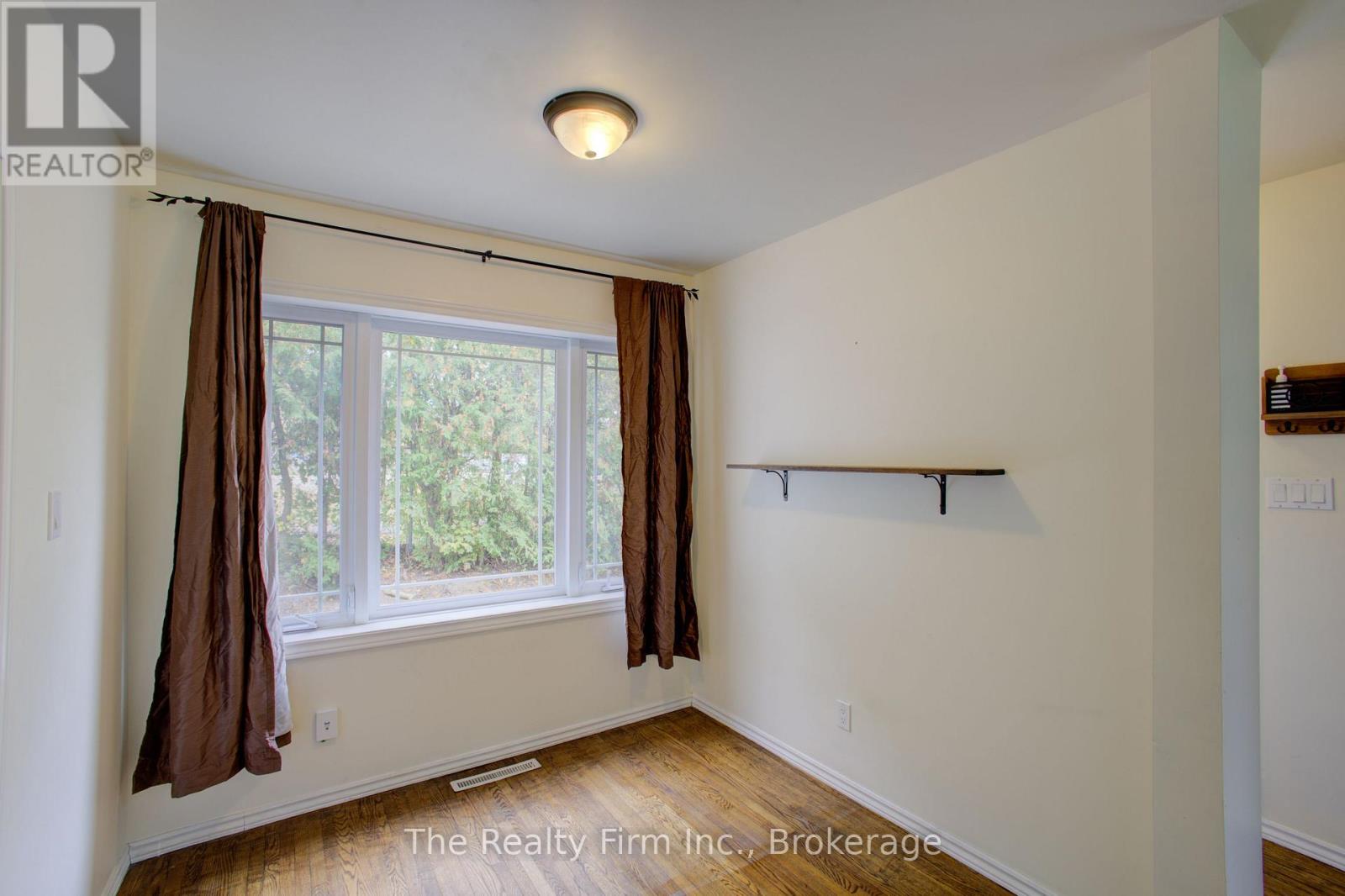 15 Dumbarton Street, Guelph (Riverside Park), Ontario  N1E 3T4 - Photo 9 - X14082172