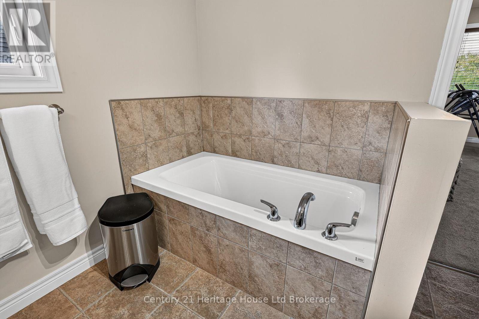 1028 Alberni Road, Woodstock (Woodstock - North), Ontario  N4T 0E8 - Photo 26 - X14084254