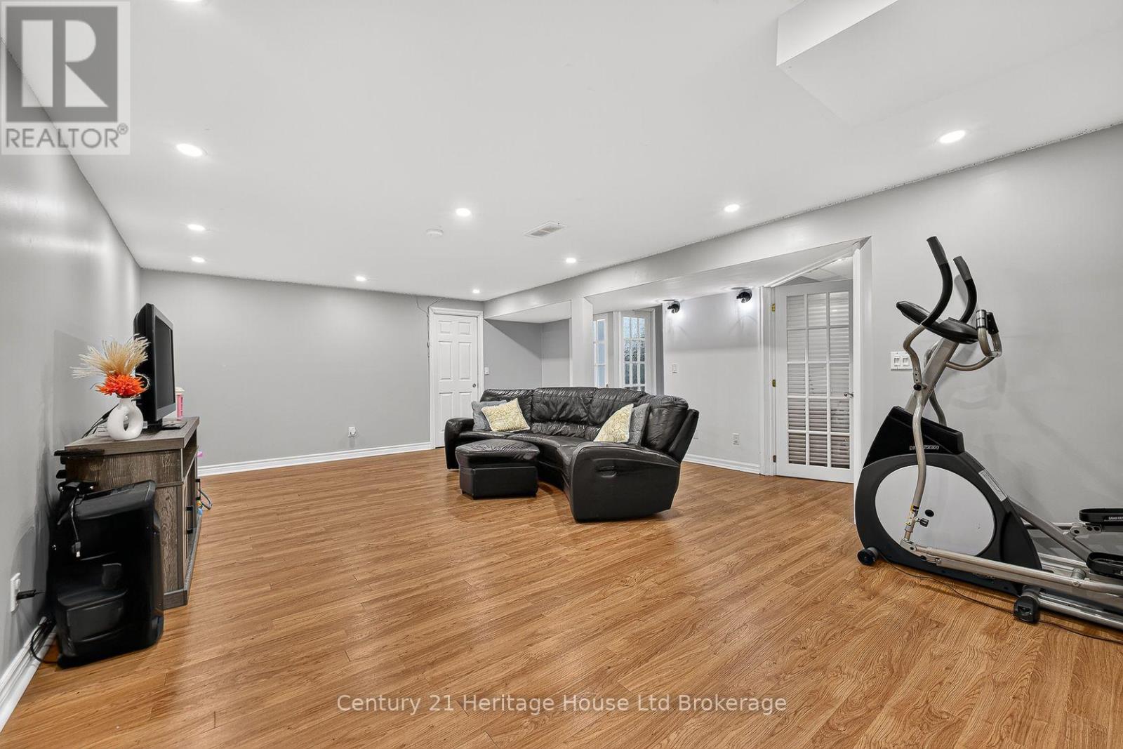 10 Potters Way, Woodstock (Woodstock - South), Ontario  N4S 8Z5 - Photo 4 - X14084264