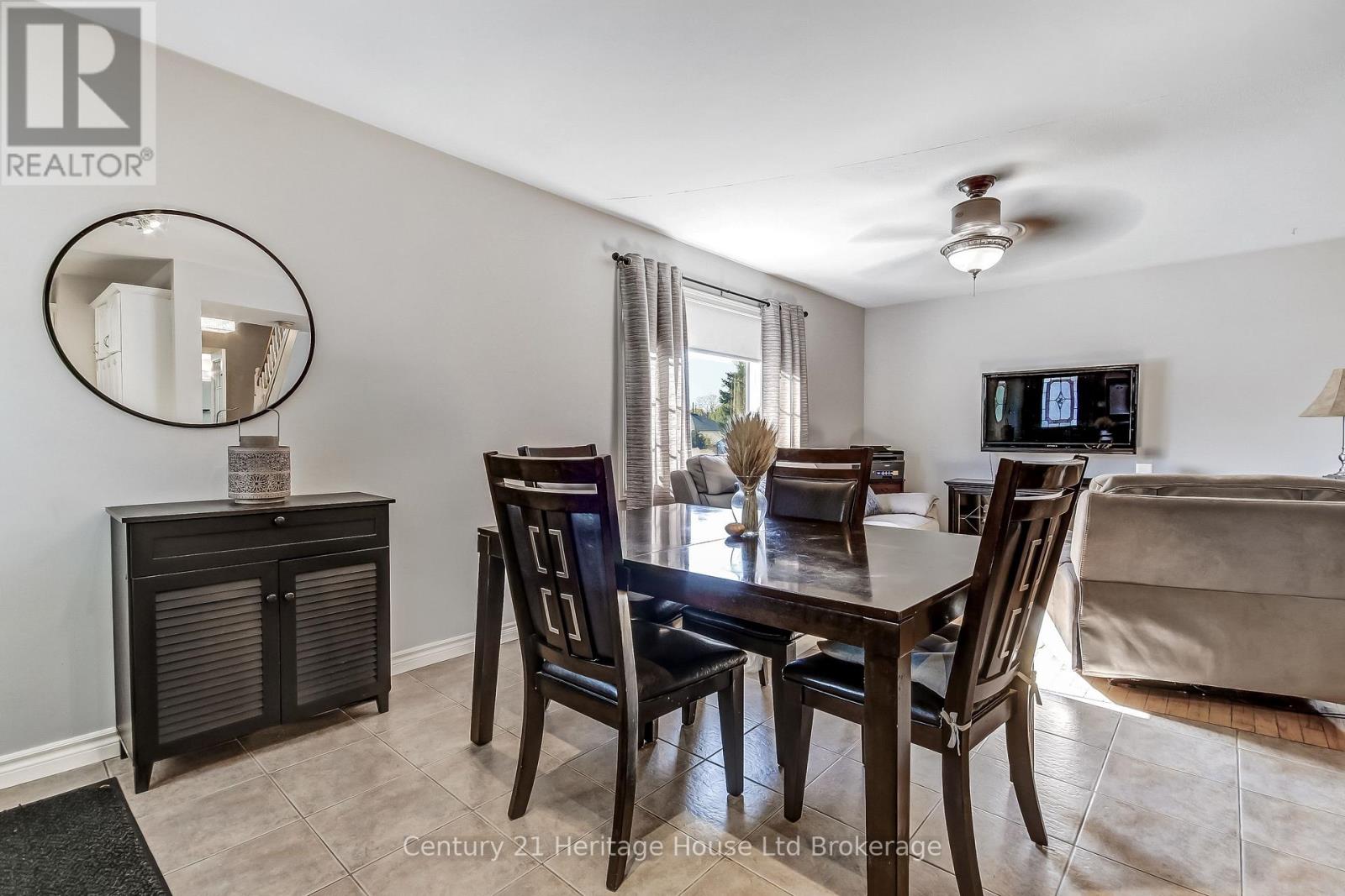 36 Alexander Drive, Brantford, Ontario  N3T 5C5 - Photo 5 - X14087410