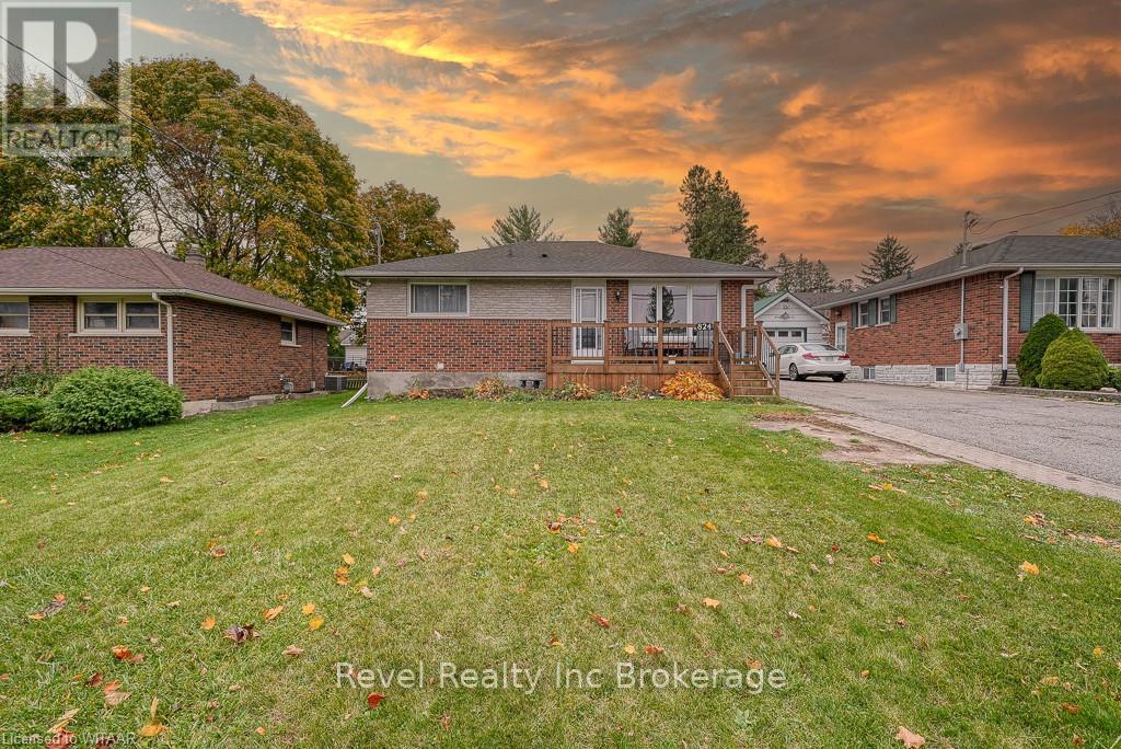 824 Devonshire Avenue, Woodstock (Woodstock - North), Ontario  N4S 5R6 - Photo 2 - X14087612