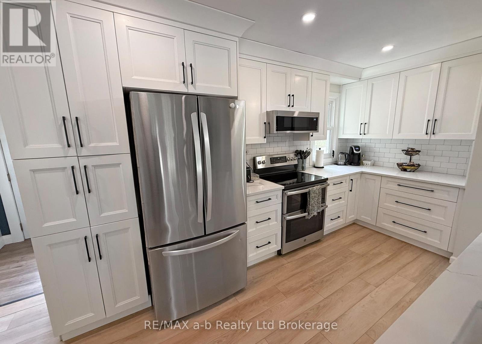 357 Knightsbridge Road, Woodstock (Woodstock - North), Ontario  N4S 7C8 - Photo 13 - X14090118