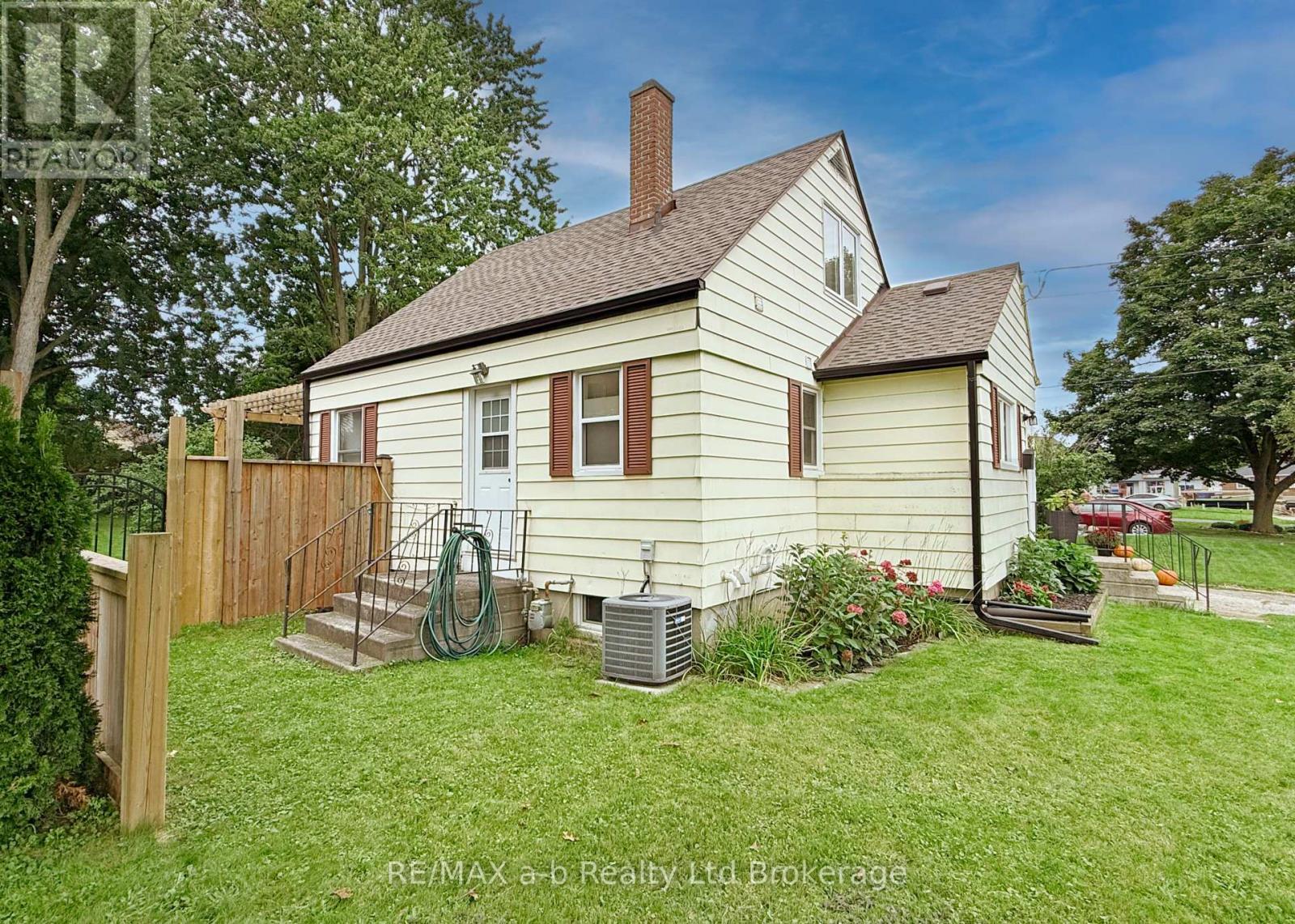 357 Knightsbridge Road, Woodstock (Woodstock - North), Ontario  N4S 7C8 - Photo 4 - X14090118
