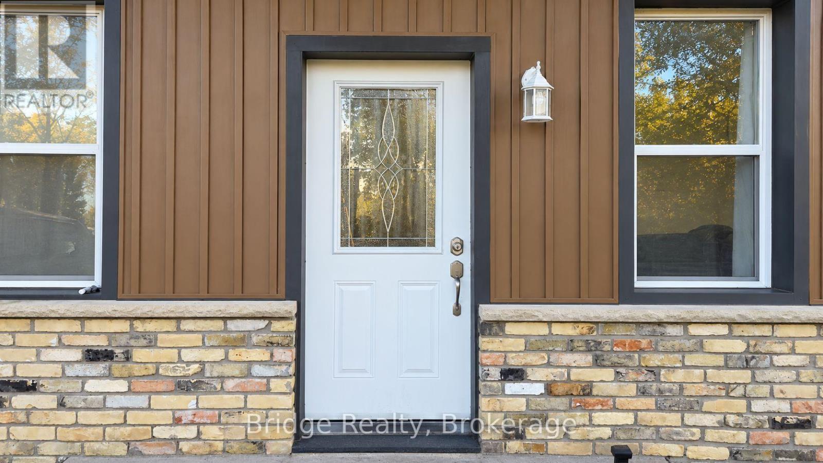 497 Simcoe Street, London East (East K), Ontario  N6B 1K3 - Photo 3 - X14096332