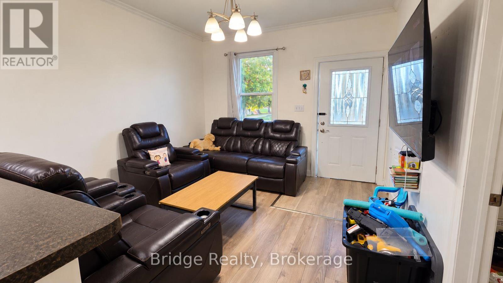 497 Simcoe Street, London East (East K), Ontario  N6B 1K3 - Photo 4 - X14096332