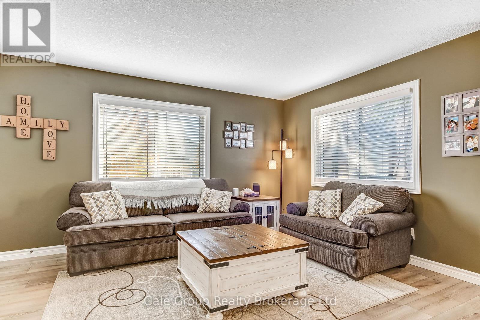769 Southwood Way, Woodstock (Woodstock - South), Ontario  N4V 1G5 - Photo 4 - X14099264